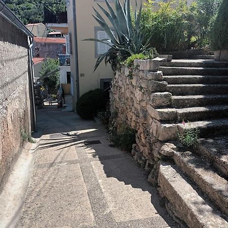 Apartment Desanti 瓦伦 外观 照片