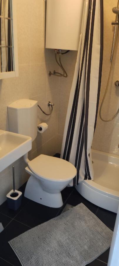 Apartment Desanti 瓦伦 外观 照片